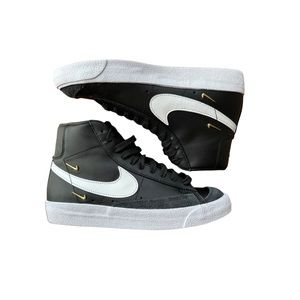Nike Women’s Blazer Mid ‘77 SE size 8 NWT NWB